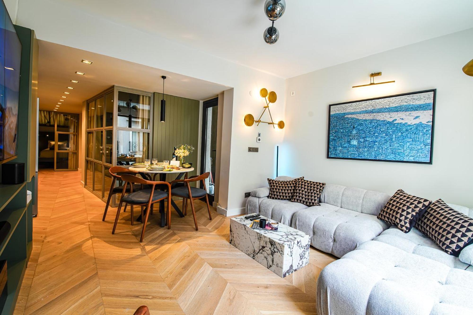Designer In Art District With Terrace Garden Apartment Istanbul